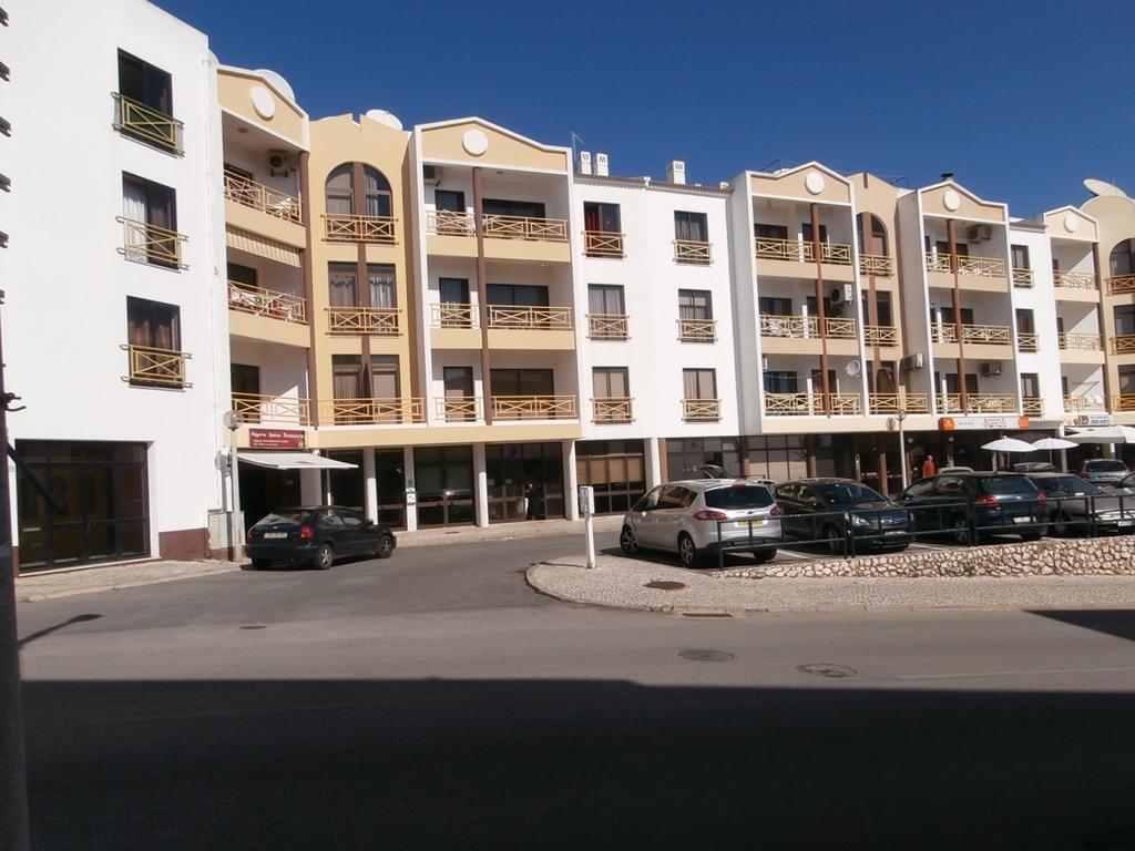 Apartmento Praia Da Dona Ana Lagos Habitación foto